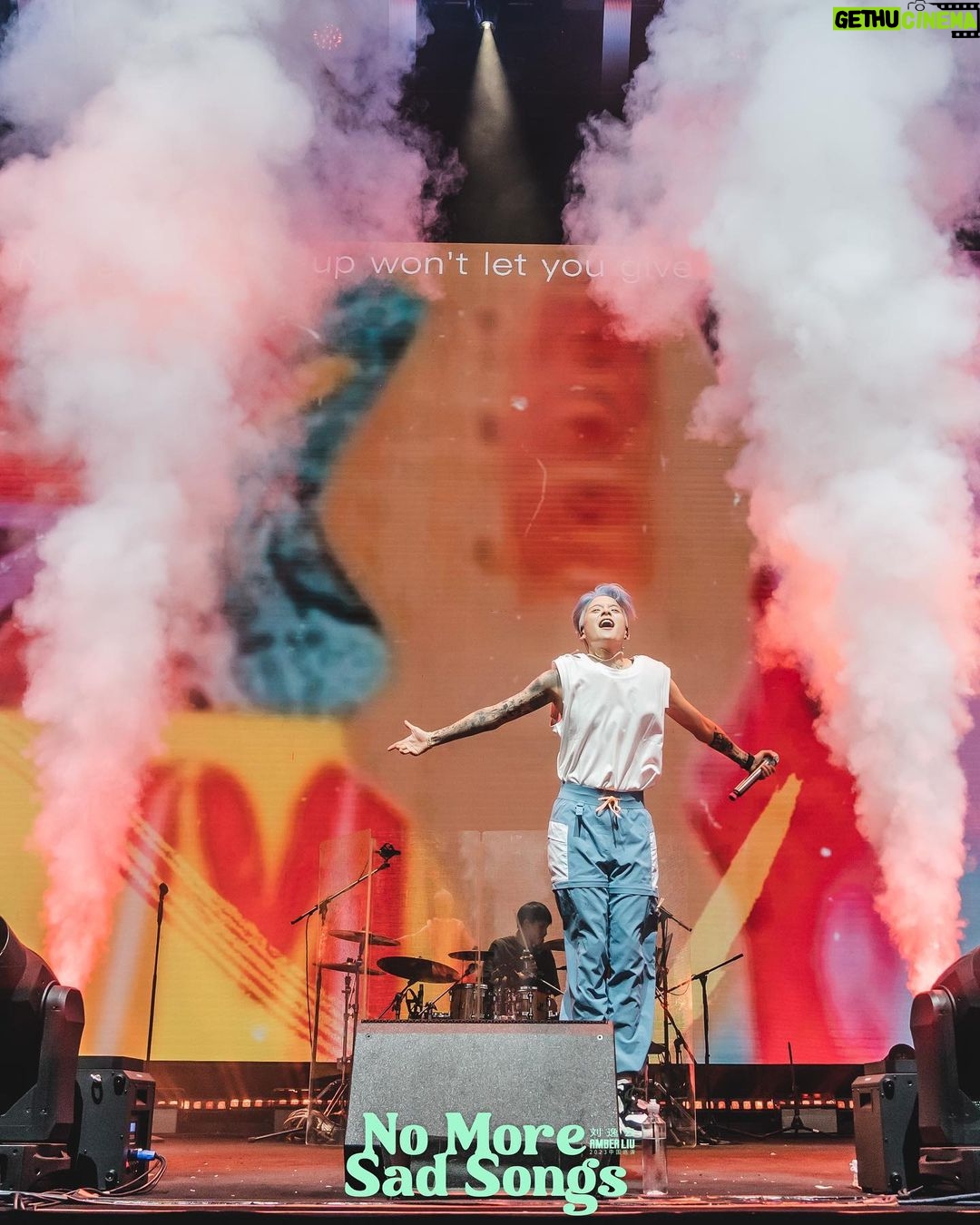 Amber Liu Instagram - Thank you Chengdu! Also big thank you to my sis @mjbaby0203 for coming out love you sm๐ผ๐ผ see you guys in Guangzhou ๐งก๐