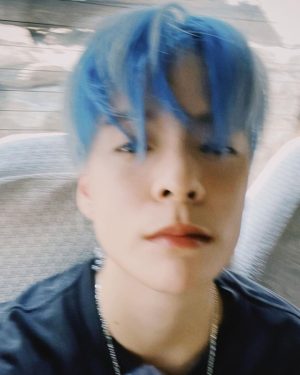 Amber Liu Instagram - awkward selfie dump 🐒🥸