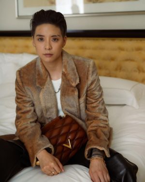 Amber Liu Instagram - paris🧡 @louisvuitton #LVSS24

📸:@jereminkang
🎥:@arthurpuu
💄:@lily_vanita
✂️:@shanicenoelhair