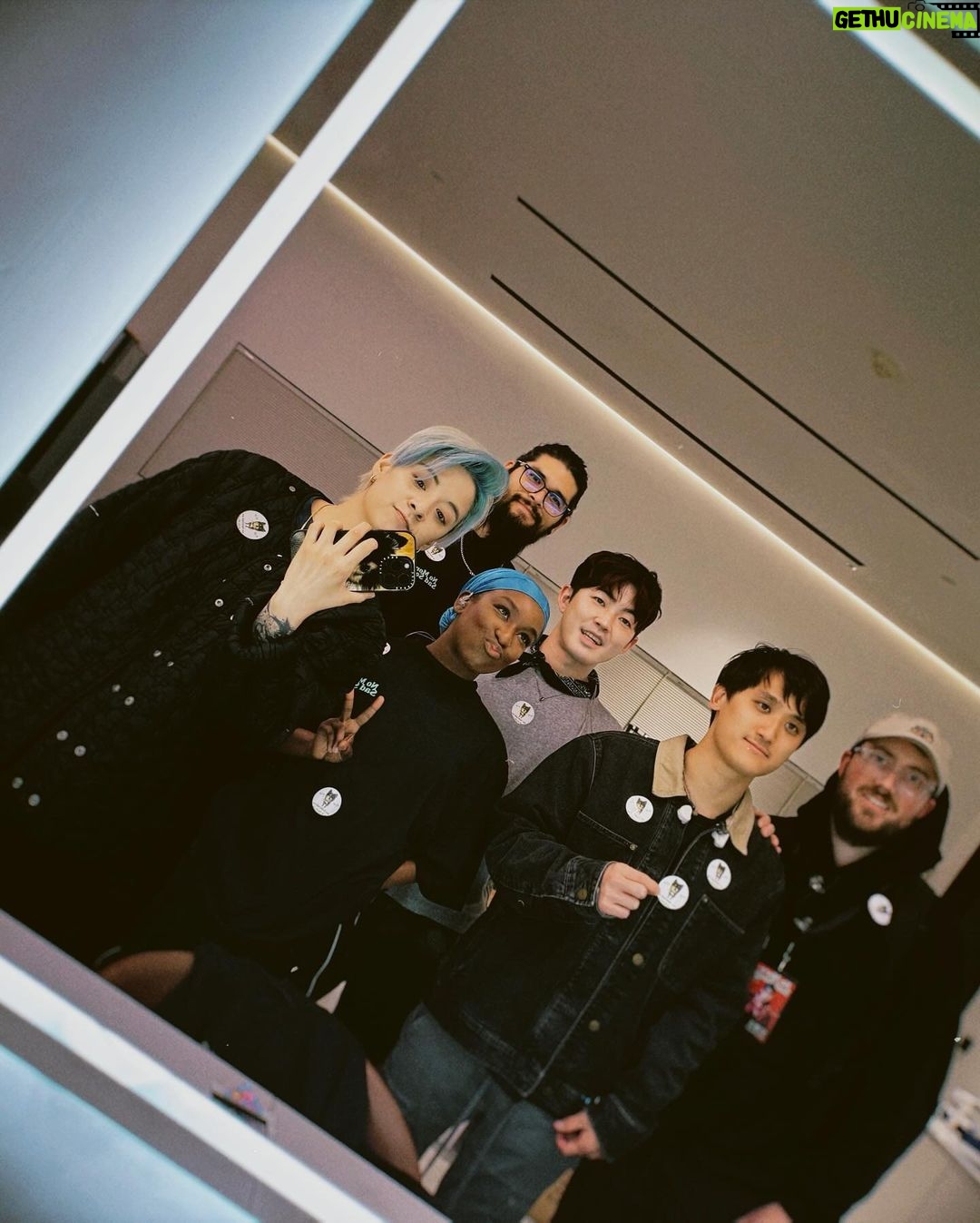 Amber Liu Instagram - NANJING!!! You guys really lit up the night AND IT WAS A TUESDAY!! I totally didnt choke on water again in the middle of a song π€π€ Im so thankful every night im able to perform and you guys always bring the energy ππ€ͺ we on stop 19 on this tour, LETS KEEP ROCKINGG!!! π€π€ CHONGQING YOUβRE UP NEXT!! #NoMoreSadSongsTour