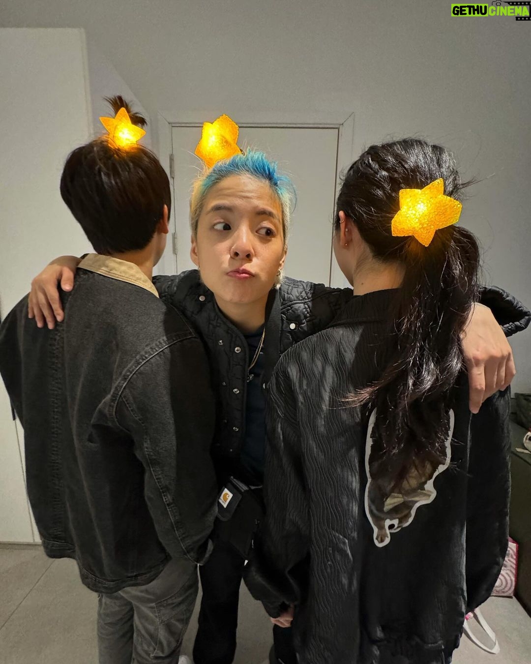 Amber Liu Instagram - NANJING!!! You guys really lit up the night AND IT WAS A TUESDAY!! I totally didnt choke on water again in the middle of a song π€π€ Im so thankful every night im able to perform and you guys always bring the energy ππ€ͺ we on stop 19 on this tour, LETS KEEP ROCKINGG!!! π€π€ CHONGQING YOUβRE UP NEXT!! #NoMoreSadSongsTour