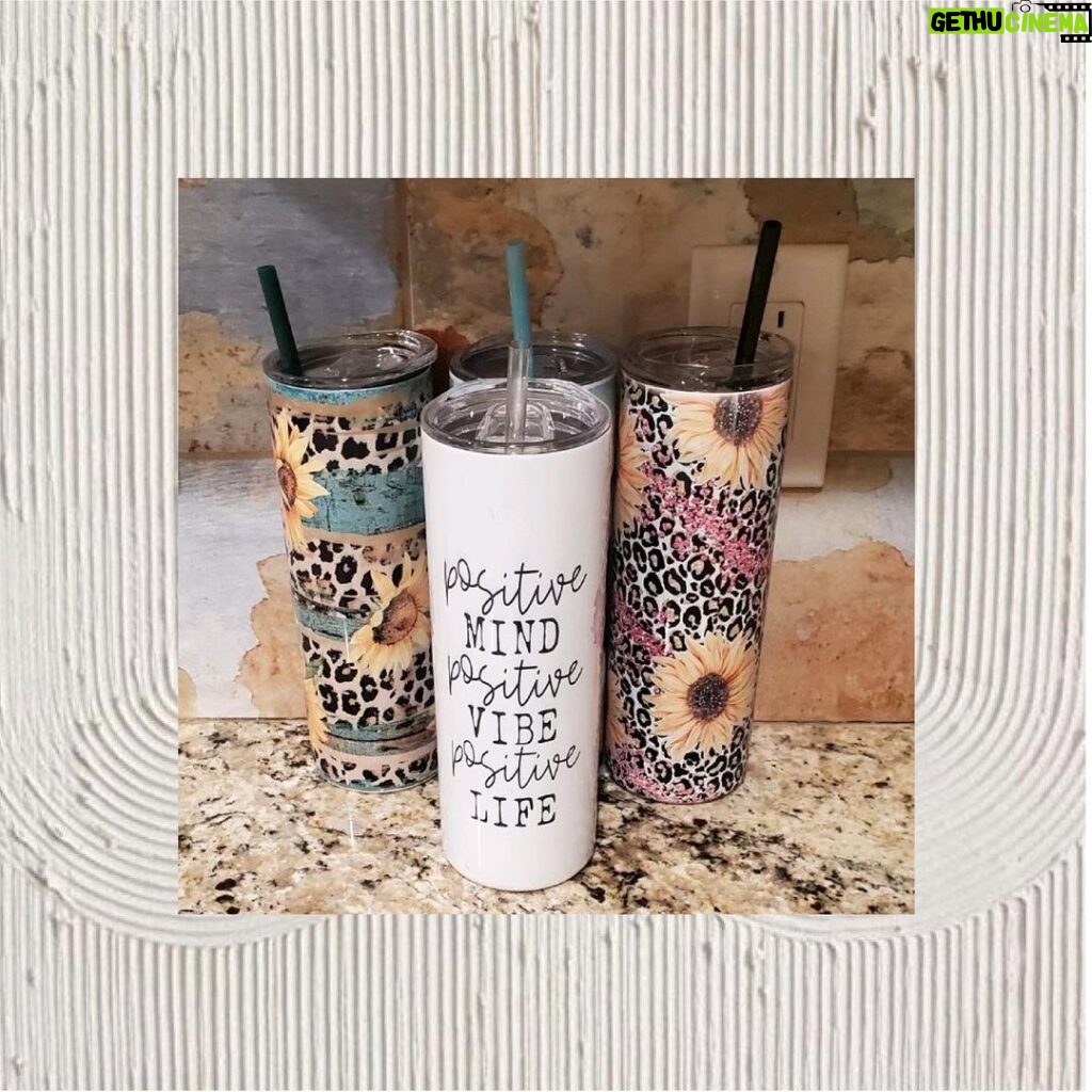 Amber Portwood Instagram - Good morning!!! 🌞I love a good travel cup with positive affirmations and prints. Don’t forget your daily water 💦 intake! #travelcups #metalstraws #postiveaffirmationsdaily #drinkyourwaterandmindyourbusiness #itsthursday