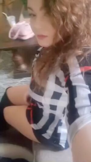 Amber Portwood Instagram - 5 lbs down with my new lifestyle of healthy eating and just focusing on self love and care. 

🎶Music and a little ☀️sun in my loft was perfect this morning.

#life #sunshine #healthyhappylife #healthyeatinghabits #newthingshappening #selflove #selfcare #lovingme #healthyhabits #enjoingthesun☀️ #myjourney
