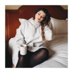 Amber Portwood Instagram - It’s okay to take a break and relax. Life can be heavy for many reasons, don’t forget to take care of yourself too. #protectyourpeaceofmind #lifeisworthliving #onedayatatime #imwithyou #focusonthepositive #postivevibes #relax #takeabreak #amberportwood #amberportwoodmtv Relaxing And Chilling