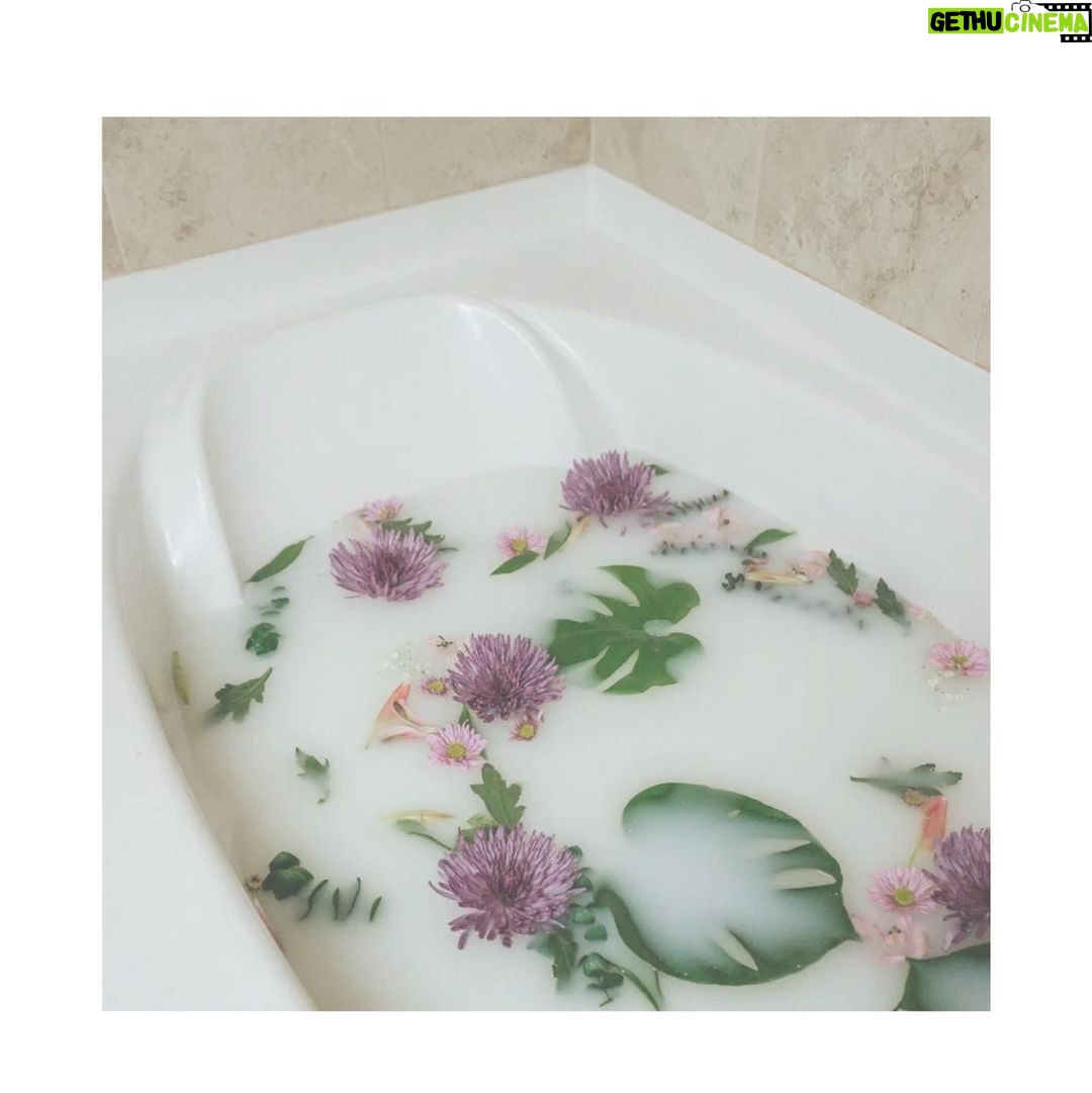 Amber Portwood Instagram - Milk bath….added to my bucket list. Have you ever had one? If so, what did you enjoy most about it? #relax #stressrelief #restfulsleep #metime #alonetime #beautybenefits #bucketlist #milkbath #softskin #onedaysoon #mentalhealthjourney #mentalhealthawarenessmonth #mentalhealtheveryday