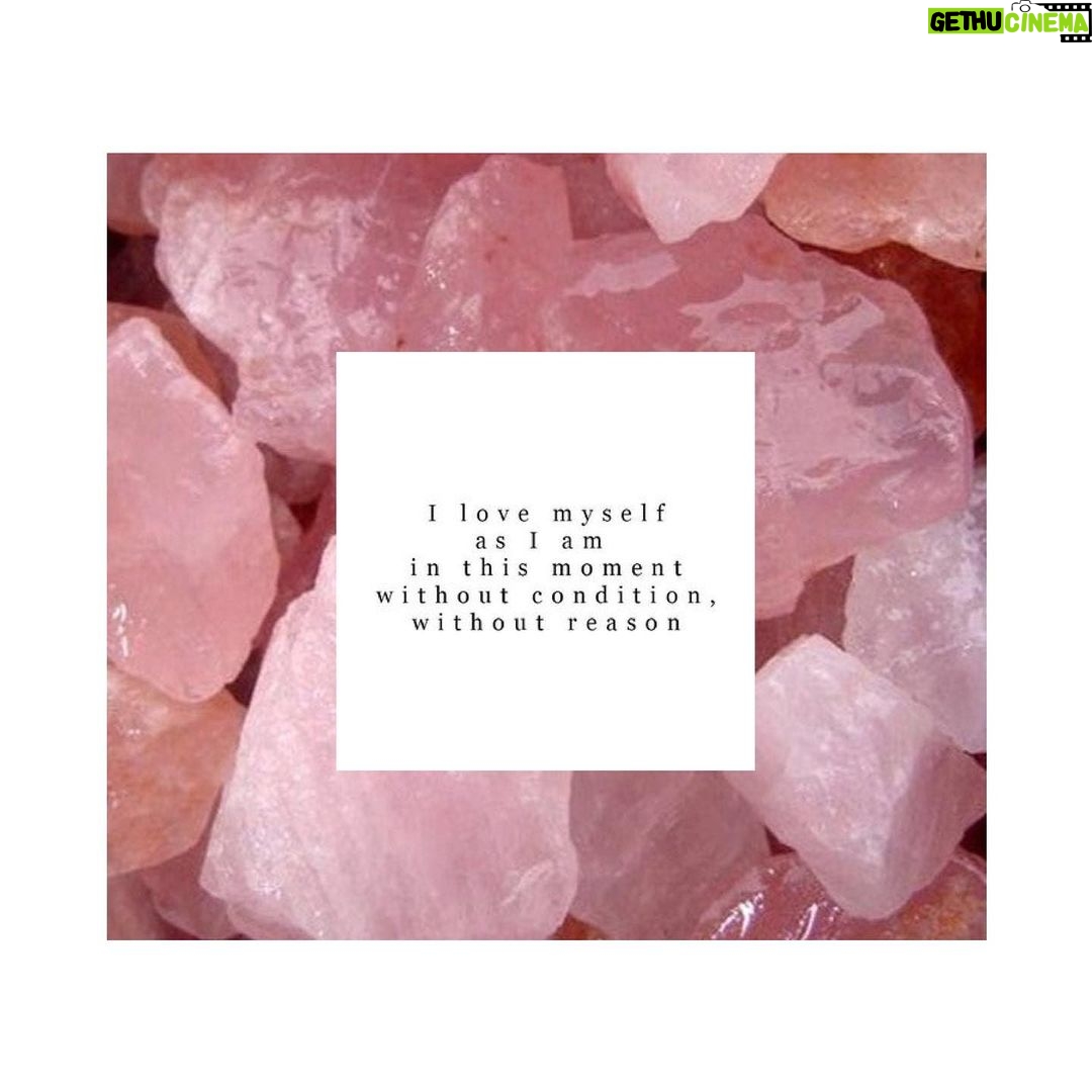 Amber Portwood Instagram - It’s so important to show yourself love 💗 no matter where you are in your journey of self love 💞appreciate who you are in the moment ✨ . . . . . #selflove #loveyourself #currentmood #staypresent #teenmomog