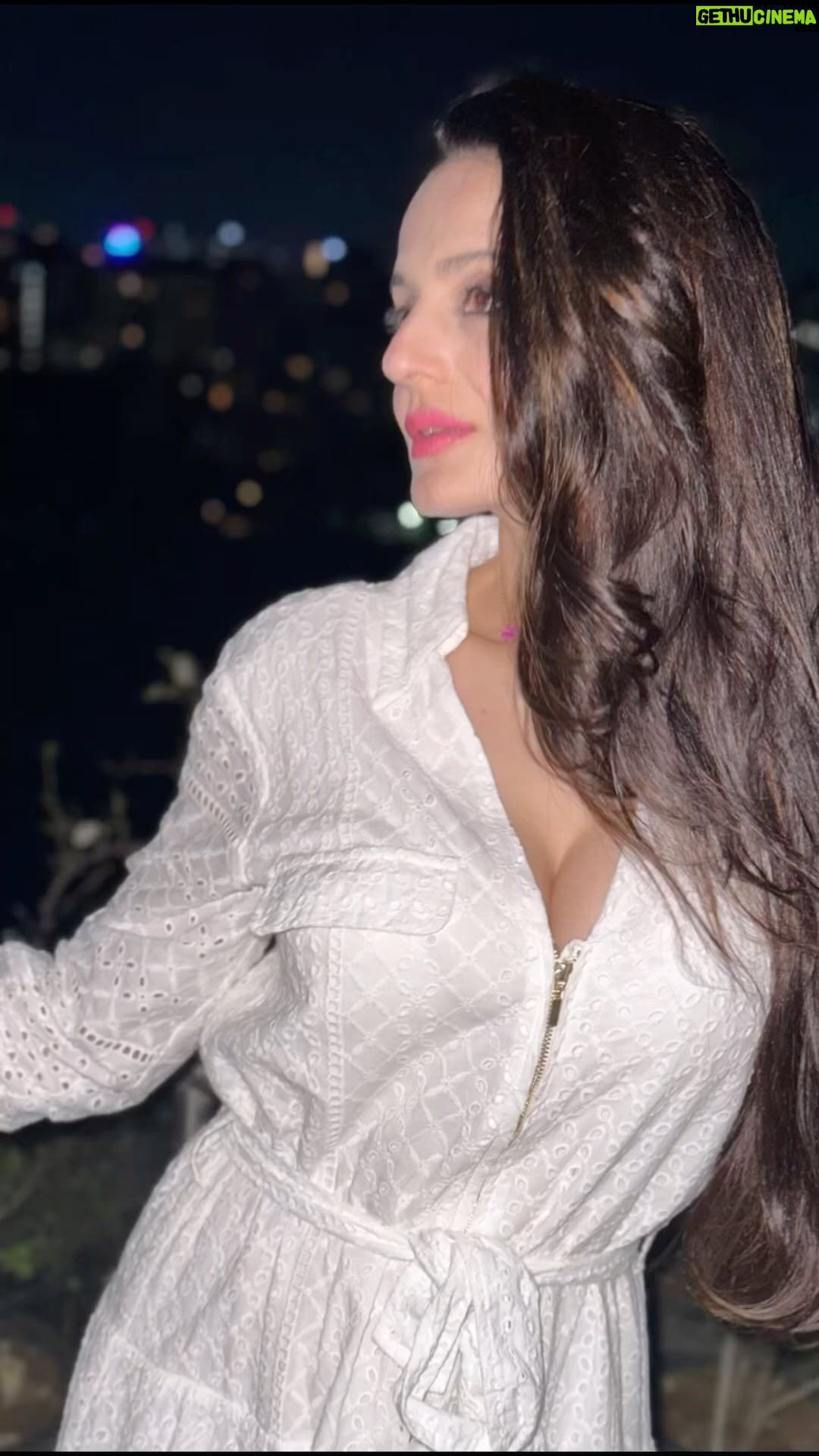 Ameesha Patel Instagram - PUNE β- WORK MOdE β enjoying the breeze on the terrace of my hotel room β- Well done Mr MAHESH and ur team for superbly managing yet another grand EVENT! 4 best deals 4 Corporate Shows,Events n Endorsements- WHATSAPP my most trusted manager MR MAHESH on +91 98330 20363β
ππ»βοΈ
