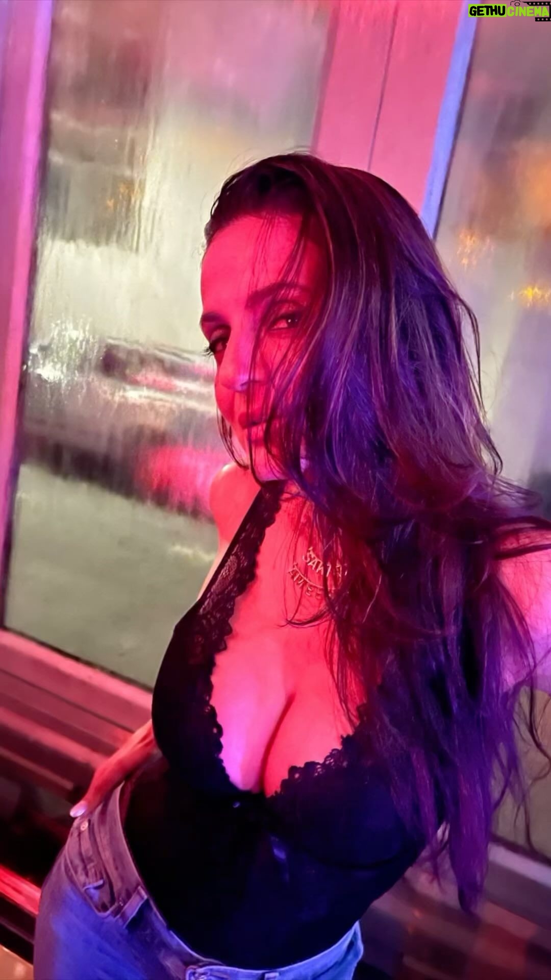 Ameesha Patel Instagram - Unforgettable LONDIN NITESππππ¬π§π¬π§π₯
