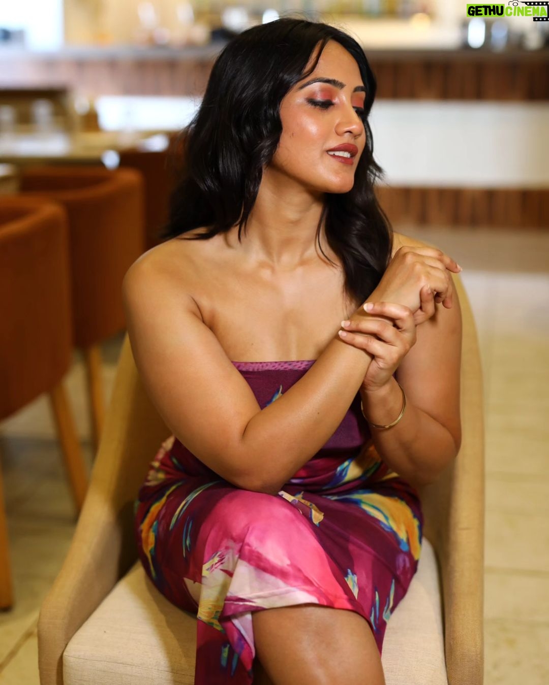 Amika Shail Instagram - Best comment will be pinned 📌 . . Outfit @nmore_mumbai Muah @makeupartistkeya1 Click @nikhilmorye1114530 . #amikashail #candid #instagood #instalike #like4like #picoftheday #glam