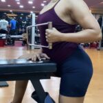 Amika Shail Instagram - Who wants to train with me ? . . . #Amikashail #gymrat #fitness #gymfreak #backworkout #dumbbells #fitnessmotivation