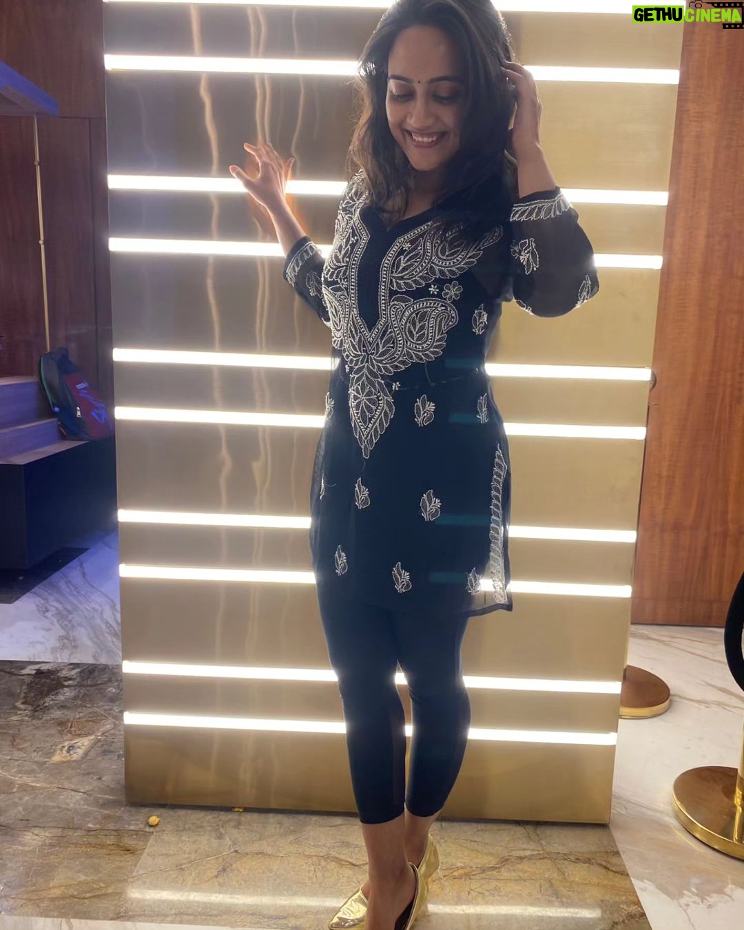 Amika Shail Instagram - Best Proposal will be pinned 😘 . . . #amikashail #traditional #salwar #kurti #crush #blackexcellence #instalike