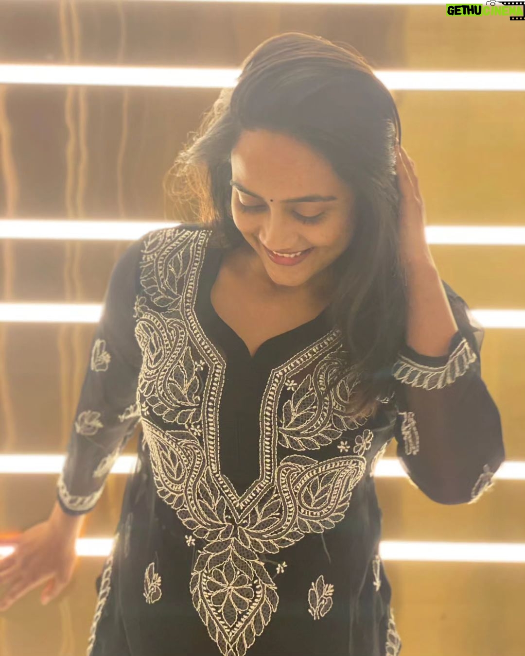 Amika Shail Instagram - Best Proposal will be pinned 😘 . . . #amikashail #traditional #salwar #kurti #crush #blackexcellence #instalike