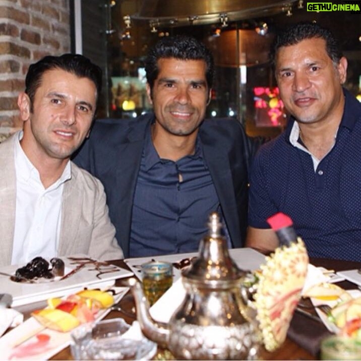 Amin Hayaei - 146.4K Likes - ممنون بابت همه پيام هاتون
#على_دايى#هادى_ساعى#امين_حيايى
#roozbeh_moeini
