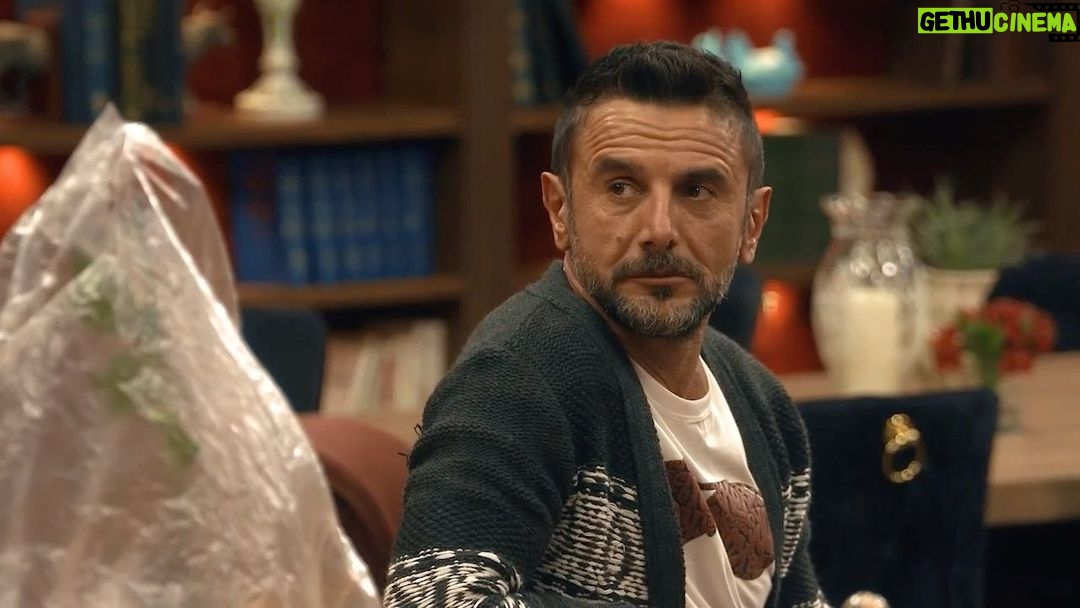 Amin Hayaei - 457.5K Likes - اميدوارم در اين اوضاع واحوال و شرايط فعلى بتونيم لحظاتى با خنده و شادى در كنارتون
باشيم
❤️
كيا قسمت اول و دوم جوكر رو ديدن و نظرتون چيه؟
@ehsanalikhani
@roozbeh_moeini