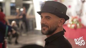 Amin Hayaei Instagram - ممنون از لطف و محبت شما استاد داريوش مهرجويى نازنين.
❤️🙏
اكران فيلم سينمايى#درخونگاه در سينماهاى سراسر كشور✌️
@roozbeh_moeini #roozbeh_moeini