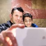 Amin Hayaei Instagram - ممنون از لطف و حضور گرم شما عزيزان در ايام جشنواره #درخونگاه ✌️ #roozbeh_moeini