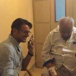 Amin Hayaei Instagram - درد تنها واژه ای ست که با نگارش عمقش مشخص نخواهد شد بلکه از راه که می رسد خاطره هایت را زنده می کند و به یکباره در قلبت سوزش آن را حس می کنی و امشب با نهایت دردی که در سینه داریم به سوگ هنرمندی خواهیم نشست که با رفتنش به ما ثابت کرد قدر آن ها را نمی دانیم و یکی پس از دیگری در کنج دلتنگی هایشان آسمان هنر را ترک می کنند ناصر خان ملک مطیعی اسطوره بی تکرار آرامشت ابدی! روحت شاد!🙏🙏🙏 #roozbeh_moeini