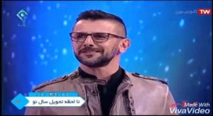 Amin Hayaei Instagram - خيلى خوشحالم كه در برنامه يك يك ، لحظه سال تحويل در كنار شما عزيزان بودم 🌹🙌
#roozbeh_moeini