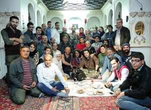 Amin Hayaei Instagram - اسامى بازيگران و عوامل فيلم سينمايى درخونگاه اعلام شد
بازيگران: امين حيايى، ژاله صامتى، مهراوه شريفى نيا ، نادر فلاح ، محمود جعفرى ،منصور شهبازى ،افشين سنگ چاپ ،فاطمه مرتاضى و پانته آپناهى باحضور جمشيد هاشم پور و...
تهيه كننده: منصور سهراب پور، كارگردان: سياوش اسعدى، نويسنده: نيما نادرى/ سياوش اسعدى، مشاور پروژه : روزبه معينى
مدير فيلمبردارى: تورج اصلانى و فيلمبرداران: حسن و مهدى اصلانى،مدير برنامه ريزى و دستيار اول كارگردان: عليرضا صالحى، طراح صحنه و لباس: مجيد على اسلام، طراح گريم: آرزو حلاجى، مدير صدابردارى: ناصر انتظارى،  مديرتوليد: ناصر ريحان صفت ،جانشين توليد: عباس نصرالله،جلوه هاى ويژه ميدانى : رضا تركمان ،عكاس و فيلمبردار پشت صحنه: مهرداد ناصرى 
شايان ذكر است فيلم سينمايى درخونگاه با تدوين همزمان محمدرضا مويينى براى جشنواره فيلم فجر آماده مى شود.
#roozbeh_moeini