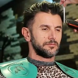 Amin Hayaei Instagram - درخونگاه در درخونگاه كليد خورد 
فيلم سينمايى درخونگاه به تهيه كنندگى منصور سهراب پور و كارگردانى سياوش اسعدى با گريم متفاوت امين حيايى كليد خورد 
ديگر بازيگران و عوامل فيلم در روزهاى بعد اعلام مى شوند 
تهيه كننده: منصور سهراب پور، كارگردان سياوش اسعدى، نويسنده: نيما نادرى _سياوش اسعدى، مشاور پروژه: روزبه معينى
شايان ذكر است فيلم سينمايى درخونگاه براى جشنواره فيلم فجر آماده مى شود.
@roozbeh_moeini
#roozbeh_moeini