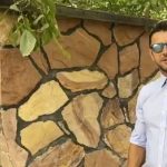 Amin Hayaei Instagram - سلام عرض ميكنم خدمت شما هموطنان عزيز و علاقمندان به حرفه بازیگری به لطف خدا موسسه ايى به نام «هنر گسترحيايى» با هدف استعداديابى در حرفه بازيگرى راه اندازی کرده ایم که علاقمندان می توانند برای حضور در این موسسه از طریق سايت hayaiee.com اقدام به پيش ثبت نام كنند. براى اولين بار ، دوره های بازیگری این آکادمی با همکاری دانشگاه علمی کاربردی فرهنگ و هنر واحد 46 برگزار خواهد شد. همچنين براى ساير دوستانى كه تجربه بيشترى در اين زمينه دارند كلاسهاى متوسطه و پيشرفته هم برگزار خواهد شد كه به زودی اطلاع رسانی خواهد شد. @roozbeh_moeini #هنرگسترحيايى #roozbeh_moeini