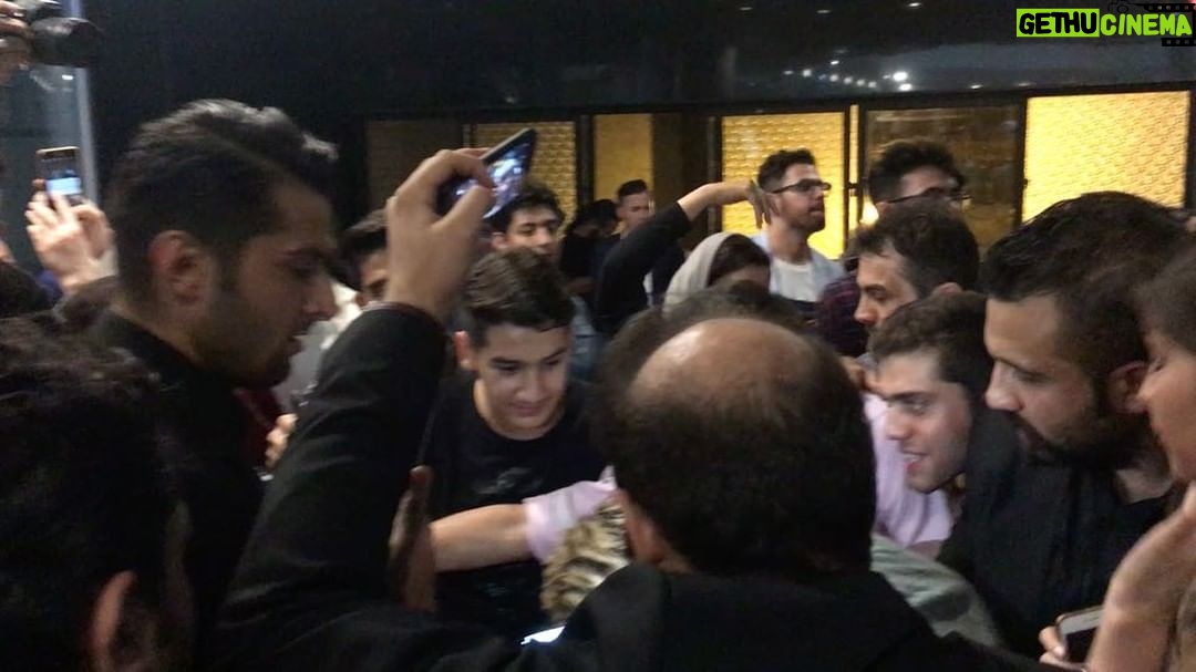 Amin Hayaei Instagram - مراسم ديشب جشن حافظ ممنون از لطف و محبت شما عزيزان 🌹🙌 @roozbeh_moeini