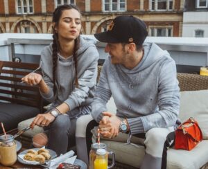Amine Gülşe Instagram - Having good coffee and food with a great view at @39stepscoffeehaus #39rooftop together with my love @m10_official ☕️✨💛