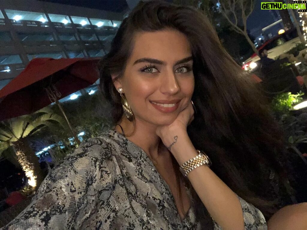Amine Gülşe Instagram - 💙🤗 Shangri-La Dubai