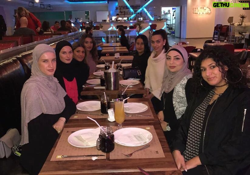 Amine Gülşe Instagram - Girls Girls Girls ❤️🙏🏼