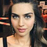 Amine Gülşe Instagram – 🤗❤️
Makyaj: @melisilkkilic 
Saç: @akin_unal 
Styling: @nazlialaca