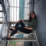 Amine Gülşe Instagram – Set arası foto çekim hevesi 😂😎 foto ve styling tabiki @taylangulstyle 👊🏼😅