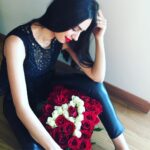 Amine Gülşe Instagram – Herkesin sevgililer günü kutlu olsun😍 umarım bu güzel günde sevdiklerinizle birlikte mutlu, huzurlu ve aşkla dolu geçer ❤🙏🏼