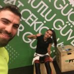 Amine Gülşe Instagram – Uzun bi aradan sonra tekrar @pt_azizdemir spora başladık hadi bakalım hayırlısı 😬👊🏼 #pt