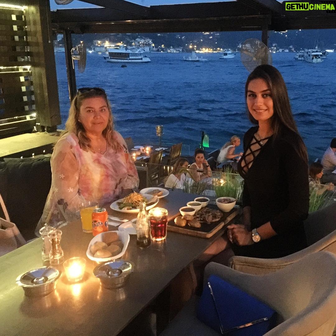 Amine Gülşe Instagram - Bugün benim dünyamın doğum günü ❤️ iyiki doğdun aşkım seni çok seviyorum😍❤️ Chilai Bebek
