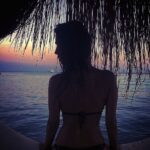 Amine Gülşe Instagram - Sözün bittiği yer.. 💙
