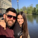 Amine Gülşe Instagram - Ne kadar şanslı olduğumu anlatmaya kalksam kelimeler yetmez seni anlatmaya biricik abicim iyiki varsın 🙏🏼Doğum günün kutlu olsun nice sağlıklı, mutlu & huzurlu senelere hep beraber 🧔🏻🎂🎉 her şey o güzel gönlünce olsun @sahangulse ❤️🥰