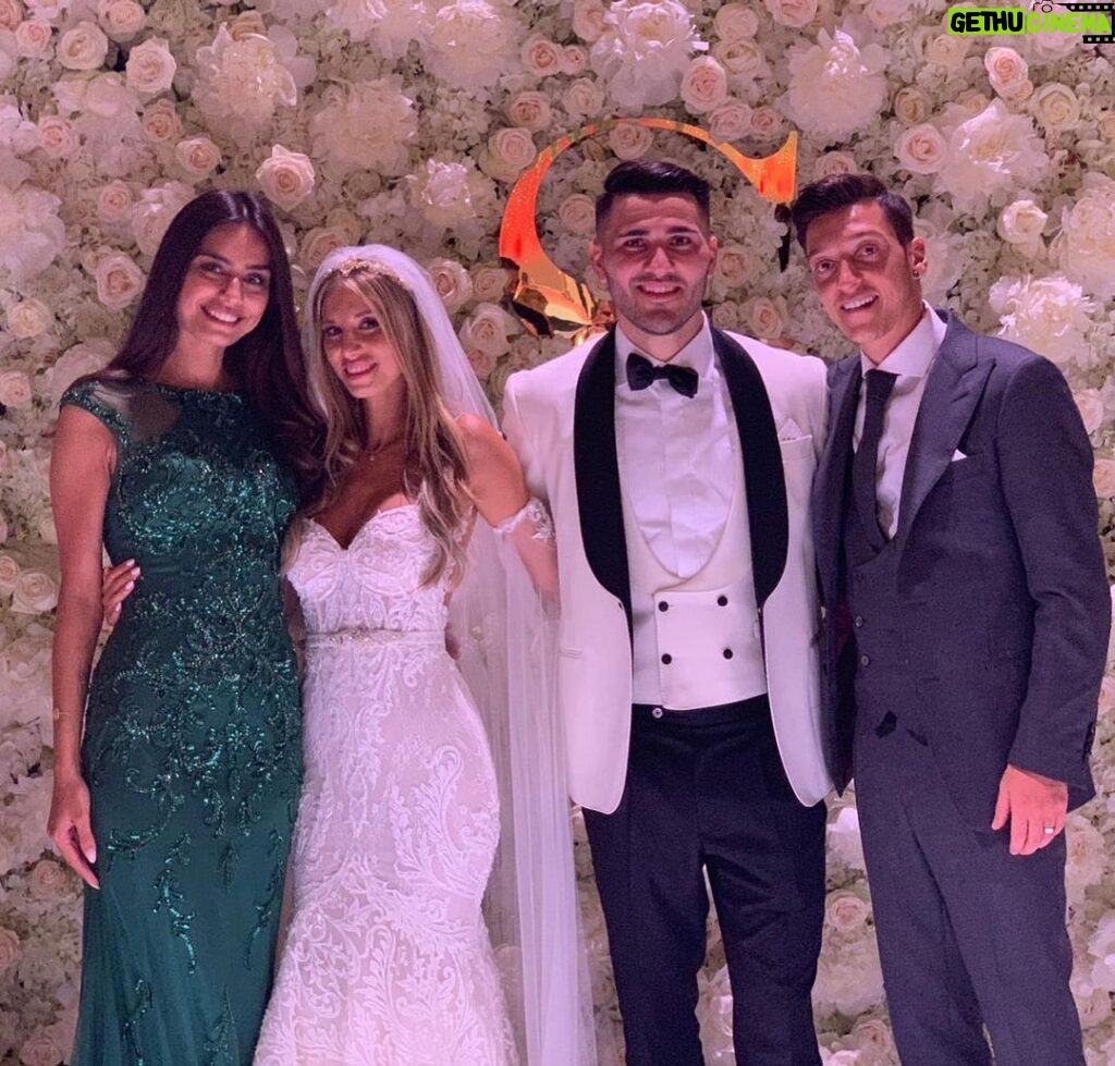 Amine Gülşe Instagram - Congratulations to the beautiful couple Mrs. & Mr. Kolasinac👰🏼❤️🤵🏻 We wish you a wonderful journey as you build your new life together, lots of love🙏🏼