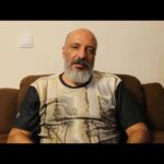 Amir Jafari Instagram - پست ورق زدنی . حدود سه سال از پخش این کلیپ های یک دقیقه ای از مصاحبه شصت دقیقه ای من میگذره و بیست و چند سال هم از حضور من در تئاتر، تلویزیون و سینما در طول این مدت به عنوان عضو کوچکی از جامعه بازیگری، افتخار حضور در نگاه مردم را داشتم این افتخار بالاترین ثروتی بوده که نصیبم شده و با هیچ چیز عوضش نمیکنم برآیند تمام صحبت های من در اون مصاحبه یک ساعته بر خلاف اون چیزی هست که با ناجوانمردی تدوین و تقطیع شد. ابدا اون چیزی نبود که برداشت شد. این اولین بار نیست که مشمول این اتفاقات شدم و آخرین بار هم نخواهد بود ... اگر نارسایی کلامم باعث شد آنچه که در ذهن و قلبم بود به هر دلیل(از شرایط مصاحبه تا نحوه گفتار غلط و شاید ناقصم به خاطر ناتوانی در سخنوری که کمترین سو استفاده رو بشه ازش کرد) باعث رنجش عزیزان بشه تمام قد می ایستم و عذرخواهی می‌کنم و قدردان تمامی زحمت‌ها، صبوری‌ها، نجابت و شرافتشون هستم. امیدوارم اگر حرفم دلپذیر نیست دلم پذیرایِ همه نقدهای وارد بهم باشه ... اراتمند تمام محبتهاتون که بزرگترین ثروته امیر جعفری #امیرجعفری