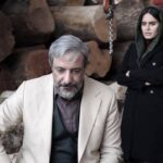 Amir Jafari Instagram - تدوین «من می ترسم» جدیدترین ساخته بهزادی به پایان رسید تدوین فیلم سینمایی «من می ترسم» ساخته بهنام بهزادی به تازگی به پایان رسیده است. حمیدرضا لوافی که پیش از این در فیلم «تنها دوبار زندگی می کنیم» با بهزادی همکاری داشته، تدوین «من می ترسم» را به پایان رساند. فیلمبرداری این فیلم دی ماه سال گذشته با بازی الناز شاکردوست، پوریا رحیمی‌سام، امیرجعفری، ستاره پسیانی، مهران احمدی، پیام یزدانی، مجید جعفری و یگانه رفتاری به پایان رسید. در «من می ترسم» بازیگران هر کدام در نقشهای متفاوتی جلوی دوربین رفته اند و قرار است اولین نمایش این اثر در جشنواره های بین المللی باشد. در خلاصه داستان،چهارمین فیلم بلند سینمایی بهنام بهزادی، آمده است: بديش اينه من وسط کلی شک ام که می خوام برم یا نه...ولی بدترش اینه که صدبرابرش مطمئنم نمی تونم بمونم. بهزادی پیش از این ساخت فیلم هایی چون، «تنها دوبار زندگی می کنیم»، «قاعده تصادف» و «وارونگی» را در کارنامه خود دارد، که برای این آثار جوایز مختلفی از جشنواره های داخلی و خارجی دریافت کرده است. نویسنده، کارگردان و تهیه کننده«من می ترسم» بهنام بهزادی است. @manmitarsam.movie