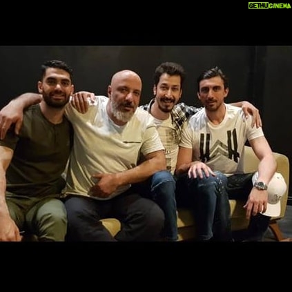 Amir Jafari Instagram - وجودتون سبز رفقا شروع سال جدید با کهنه تر شدن رفاقت هاست بهارتان پر از مهر جاودان ... "به یاد شما و برای شما " #رفاقت