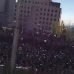 Amir Jafari Instagram – مدرسه و دانشگاه جایگاهی ست برای آموختن و خاطره هایی که هرگز تکرار نخواهد شد ..استعدادهایی که آینده ها را خواهند ساخت نباید در آتش سهل انگاری و بی اهمیتی بسوزند اگر بوجه برای تجهیز سیستم گرمایی مدارس و تغییر اتوبوسهای فرسوده هست چرا باید بعد از فاجعه بار ترین اتفاقات که “عزای عمومی برای تمام دلهای ایران بود” اتفاق  بیفتد؟! ..امیدهای خانواده ها نباید تبدیل به داغ جگر سوز مادران و هر روز نوتر شوند …
روزی فرزندانمان در شین اباد و دخترهایمان در زاهدان و حالا آیندگانمان را در دانشگاه، “سرمایه هایی که به خاک سپردیم” 
#مطالبات_دانشجویان
#دانشگاه_علوم_تحقیقات
#آتش_سوزی_مدرسه_سیستان
#دانشجو_تسلیت
#دانش_آموز_تسلیت
#رفع_تبعیض
#ایران_داغدار_تسلیت