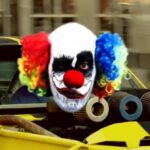 Amir Jafari Instagram - رونمایی از لوگو «قانون مورفی» . لوگو فیلم سینمایی «قانون مورفی» به کارگردانی رامبد جوان و تهیه کنندگی محمد شایسته رونمایی شد . کمپین تبلیغاتی «قانون مورفی» در حال آماده سازی آنونس و پوسترهای فیلم هستند و برنامه های متفاوتی برای تبلیغات فیلم در نظر گرفته شده است تا کمدی رامبد جوان پاییز امسال برای اکران در سینماها آماده شود . امیر جدیدی، امیر جعفری، هادی کاظمی، سروش صحت، مهسا طهماسبی، دانیال غفارزاده، سیروس گرجستانی، آناهیتا درگاهی، محمد معتضدی، میثم قدیانلو، حسین شاهرخ نیا و رامبد جوان بازیگران فیلم هستند . «قانون مورفی» در ژانر کمدی اکشن در تهران و شمال کشور فیلمبرداری شده است . طراح لوگو: شاهین اسکندری . ‏@murphyslawthemovie ‏@murphyslawthemovie