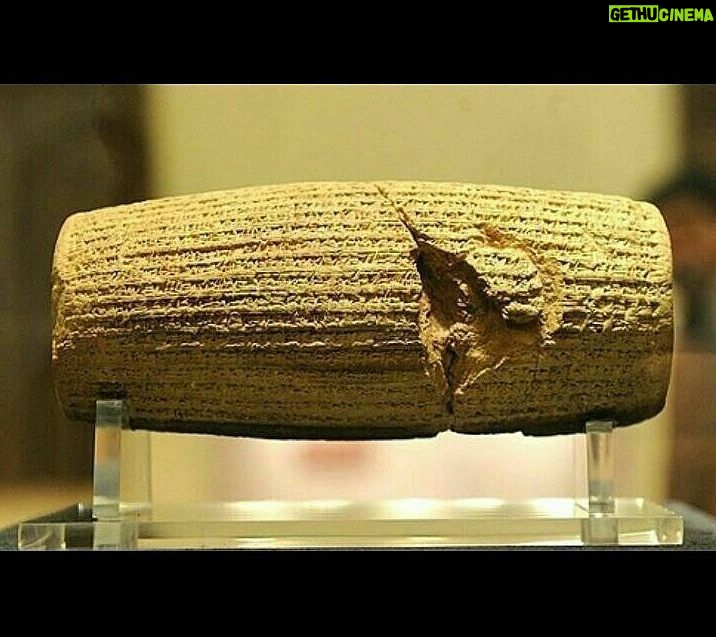 Amir Jafari Instagram - "کوروش مردی به عظمت تاریخ" #کوروش_کبیر #هفتم_آبان #بزرگداشت_کوروش_بزرگ