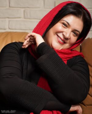 Amir Jafari Instagram - سهم ما از عشق قلب زیبای تو شد ..
معنای همدمی و مادری ...روزت مبـــارک
.
عکس از @farhadirani
