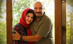 Amir Jafari Instagram - تو به وسعت تاریخ" بهار " مهربانی ممنونم که واقعیت های زندگی را با من زیست کردی و با تو دلم، همواره امنیت و عشق و ارامش را زندگی میکند..
عشقم .همراهم .رفیقم .مبارکم باشی که 
دنیا با تو بودنی است.. 
 "تولدت مبارکـــــــــــ"