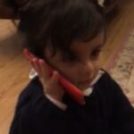 Amir Jafari Instagram - به وقت یک سالگی "نیلا " در قرنطینه با کلی حرف که قرار است بعد از این به دنیا بگوید ... زندگی زنجیره آغازهاست و ادامه دارد ... #در_خانه_بمانیم