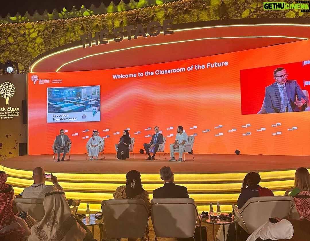 Amir Khan Instagram - Guest at Class room of the future in Riyadh #Mfg2023 #Riyadh amazing trip in #SaudiArabia thank you for having me @miskglobal @miskksa Riyadh, Saudi Arabia
