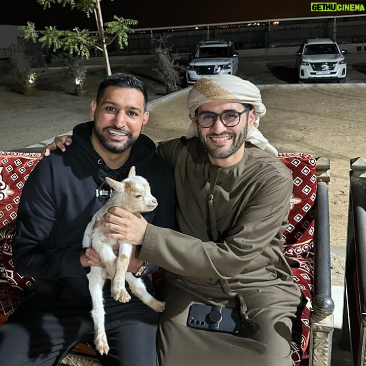 Amir Khan Instagram - Farm house bbq with @taher_anwahi and friends. Amazing hospitality from brother Taher @saoudalawadhi who wants one ? Dubai, United Arab Emirates