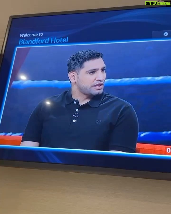 Amir Khan Instagram - 1st day for my book signing and media work. We visit the Trafford centre @waterstones. A very big turn out at lunch time. Thanks to you all for buying the book and supporting me. Hope it’s a good read 😉 @thetraffordcentre @penguinukbooks @bbcnews @granadareports Trafford Centre