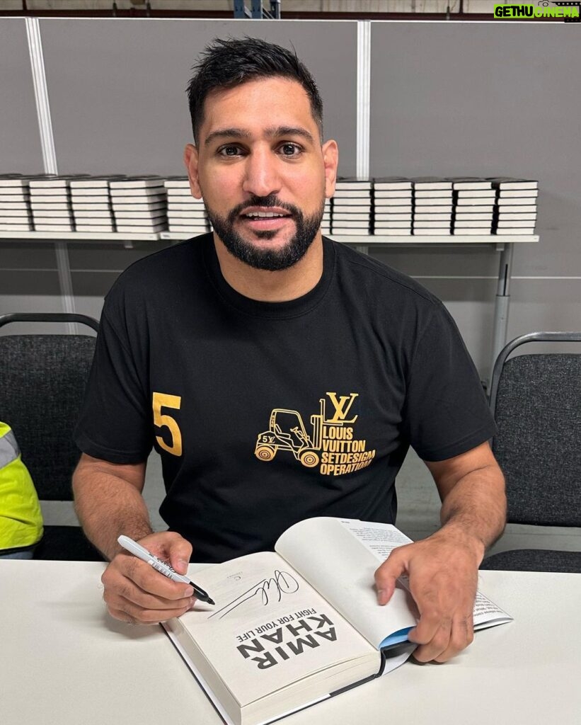 Amir Khan Instagram - Signed over 5000 books today. Amir Khan ‘Fight for your Life’ you can order online, or buy the book from Waterstones, WHSmiths, Amazon and majority independent stores @penguinukbooks London, England, UK